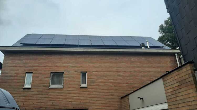 Zonnepanelen Leuven leien dak